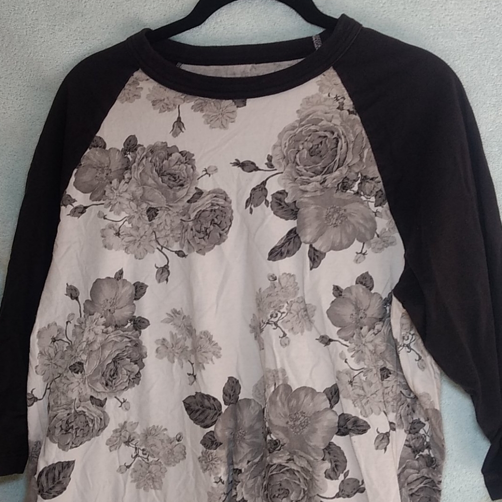 MightyHealthy Floral T-shirt